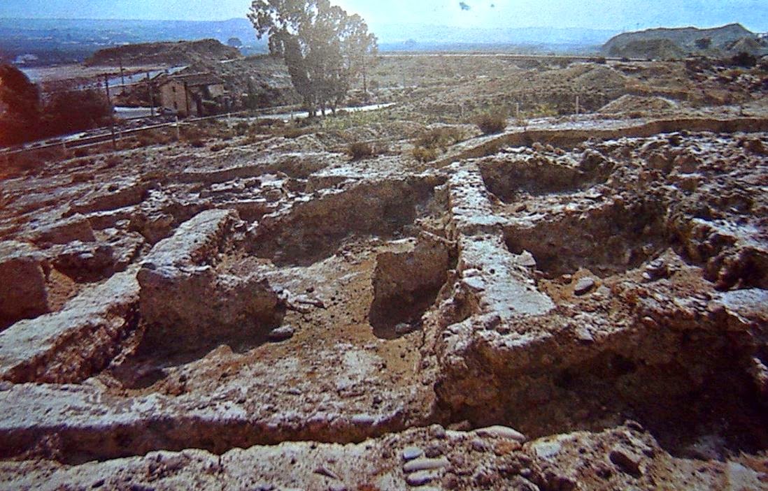 Excavación del Cerro de las Agüicas, cerca de la barriada de 'El Chuche', Benahadux. Fuente: arqueolugares.blogspot.com