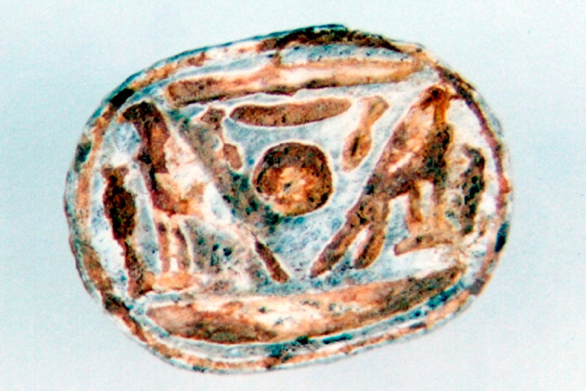 ¿Un escarabeo tartésico-egipcio para el príncipe o rey “Atala” o "Âbira" de la tumba de ‘La Joya’, Huelva?