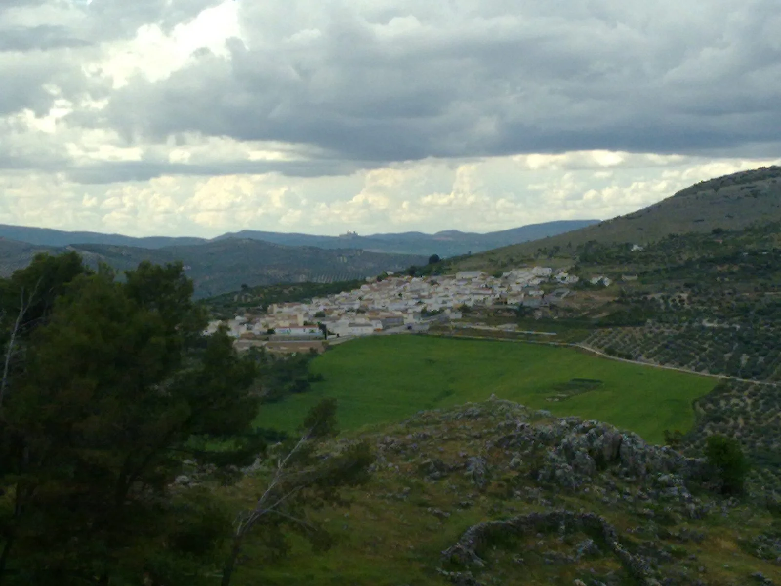 Panorámica del núcleo actual de Tózar en el municipio de Moclín