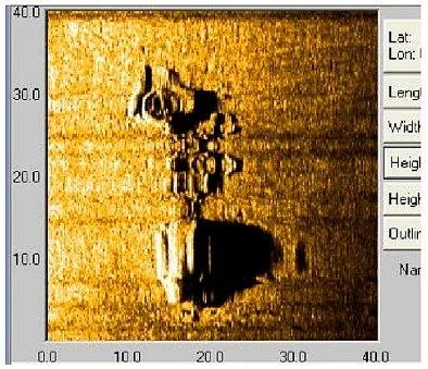 Imagen digital obtenida por sonar de barrido lateral de una enigmática estructura. Nótese en la parte superior un recinto amurallado concéntrico con cámaras internas divididas por un muro circular - Expedición 'Atlantis Rising', cortesía de Georgeos Díaz-Montexano