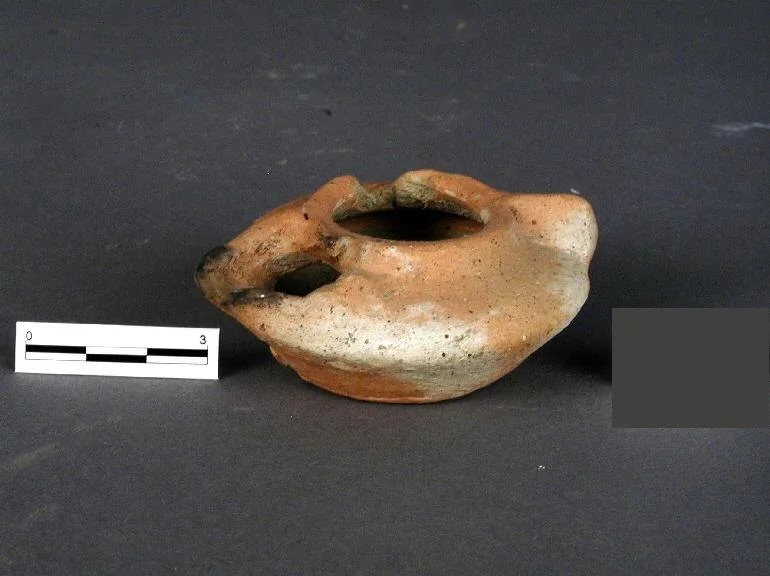 Lucerna del periodo romano tardío (409-549). Cerro del Paredón. Museo de Almería