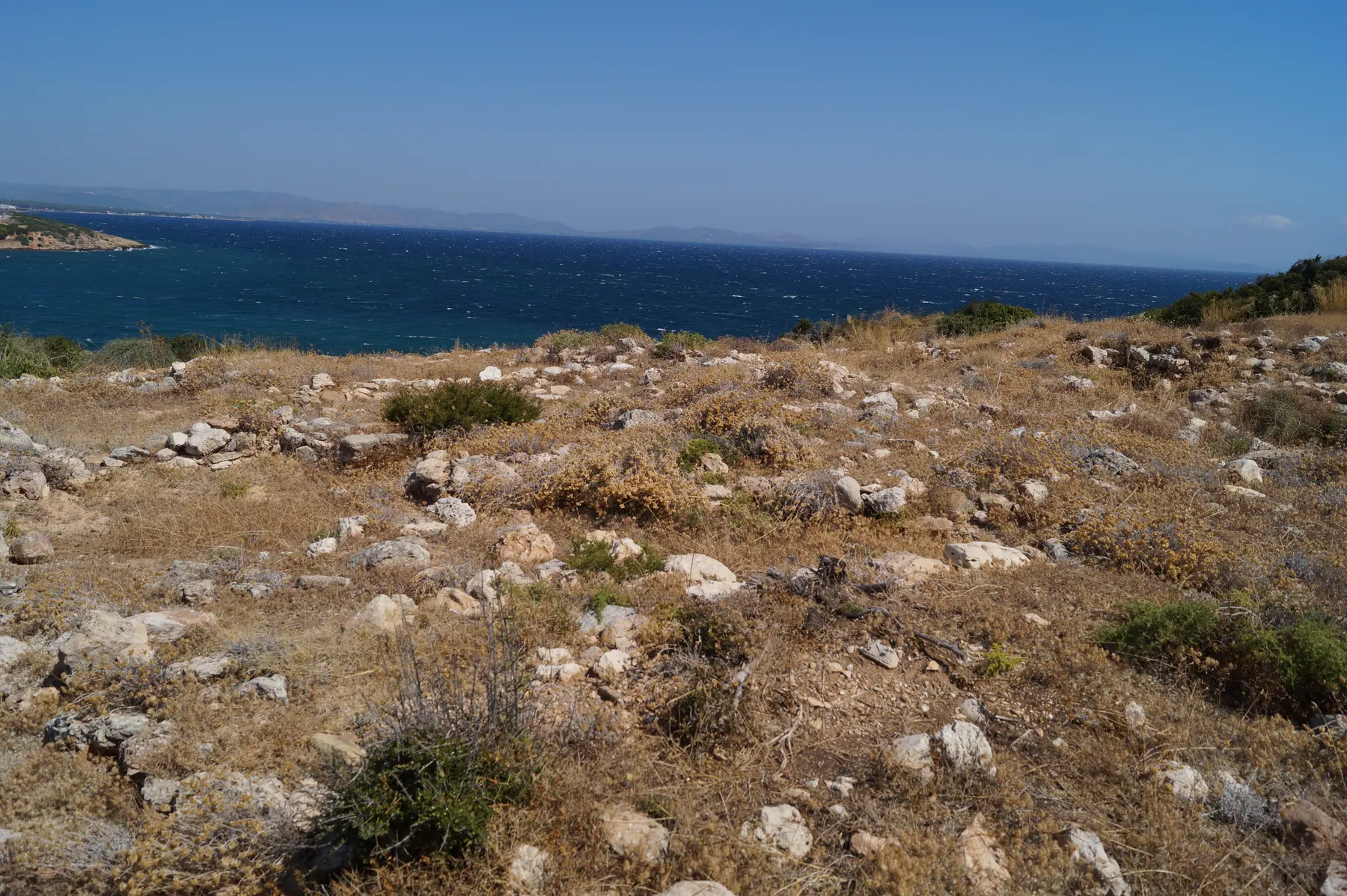 Muros del asentamiento prehistórico de Askitario, en Rafina; fotografía contextual.