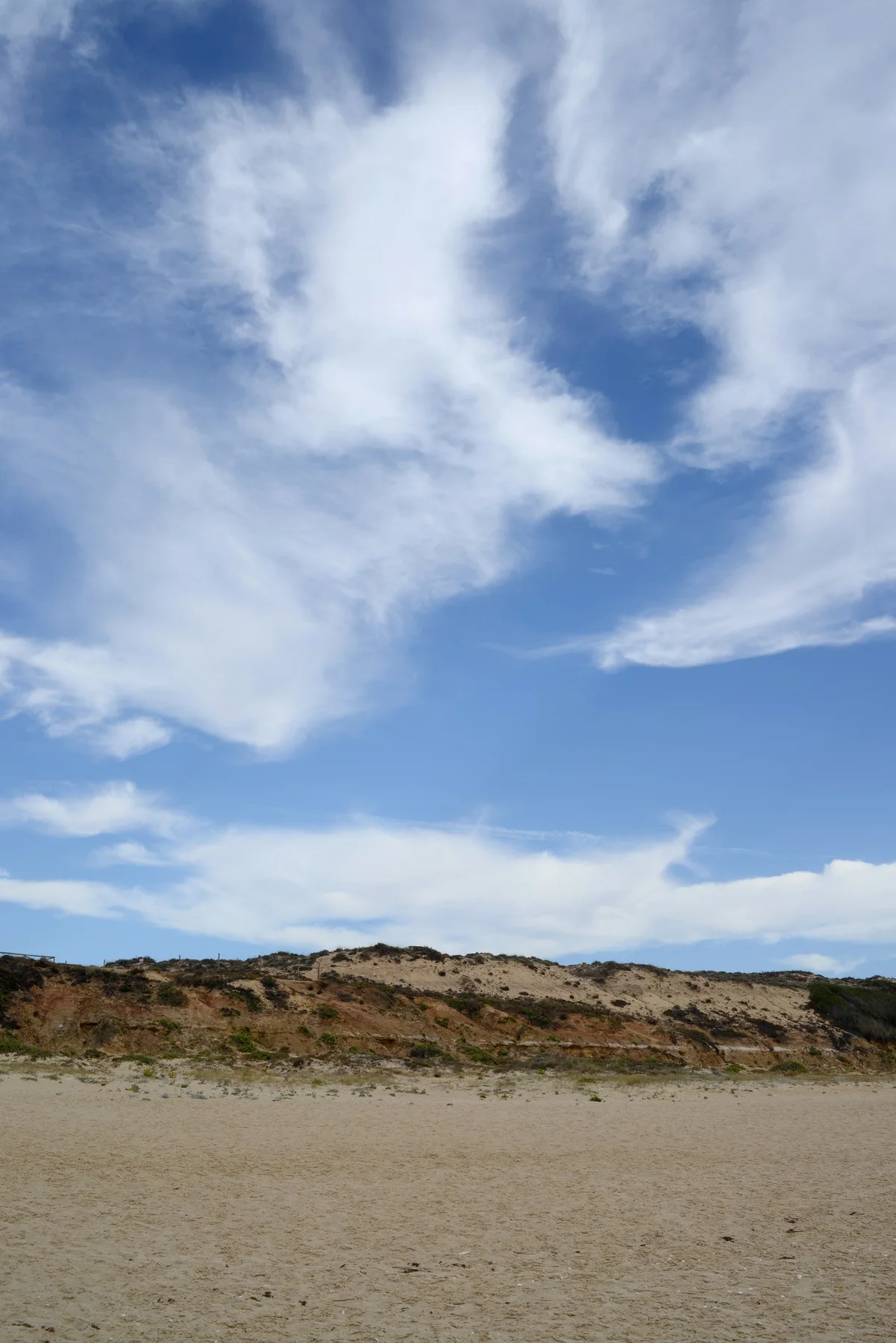Dunas de una playa al norte de Sines