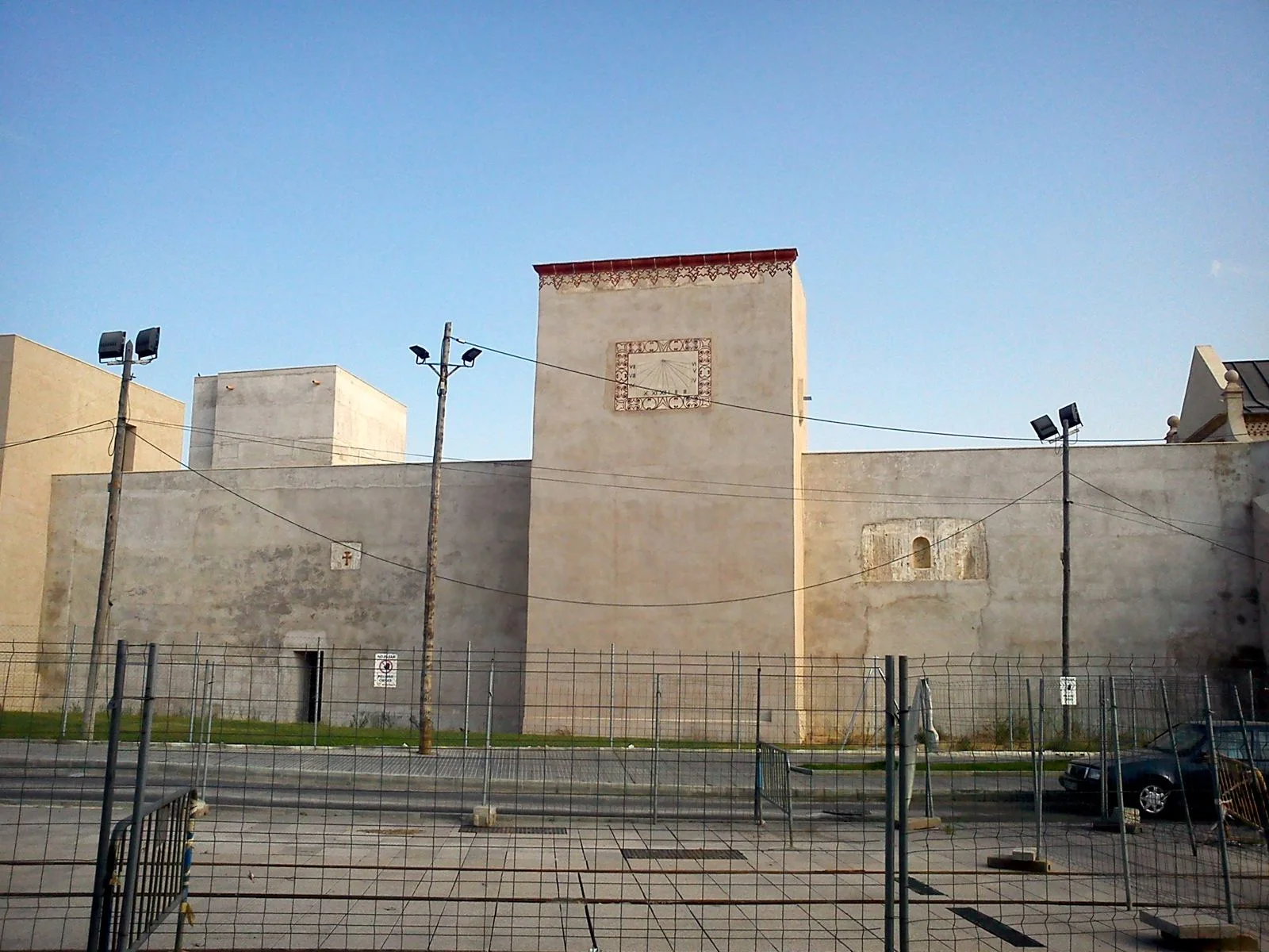Fachada del Castillo de San Romualdo en San Fernando