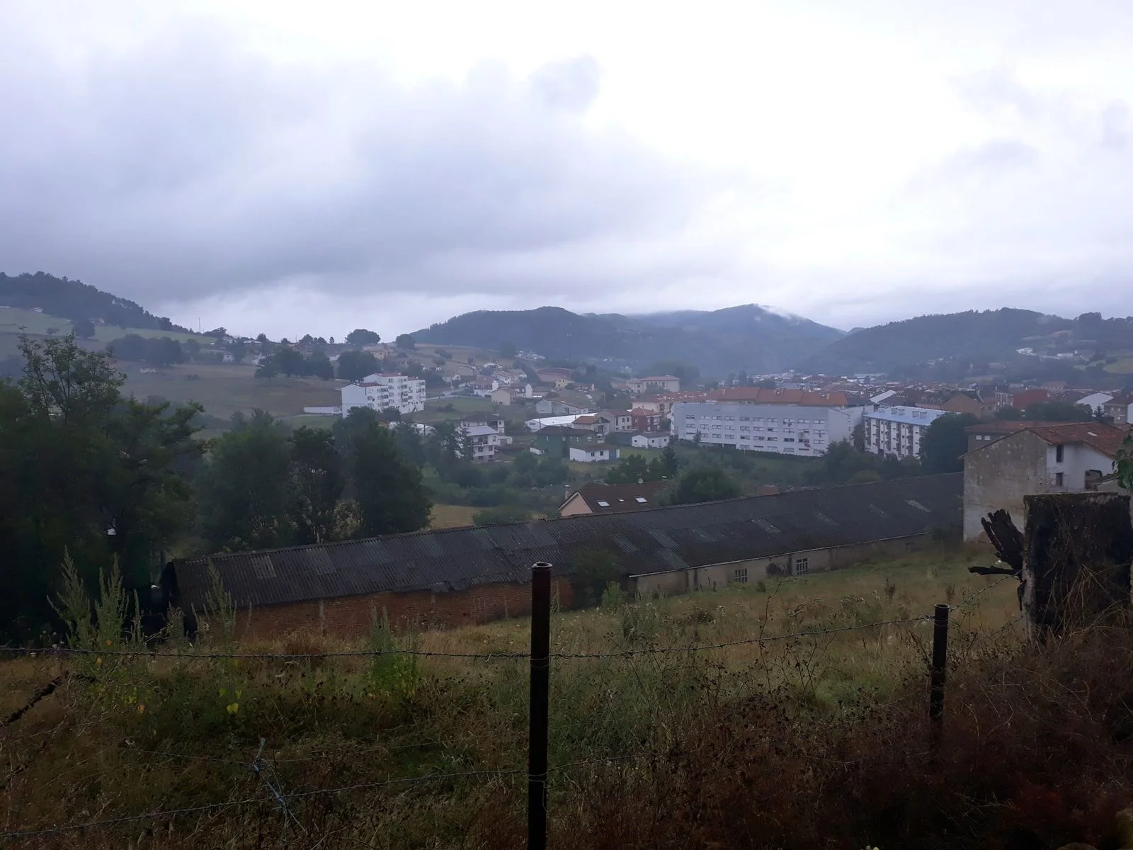 Vista del paisaje y la villa de Grado, en Asturias