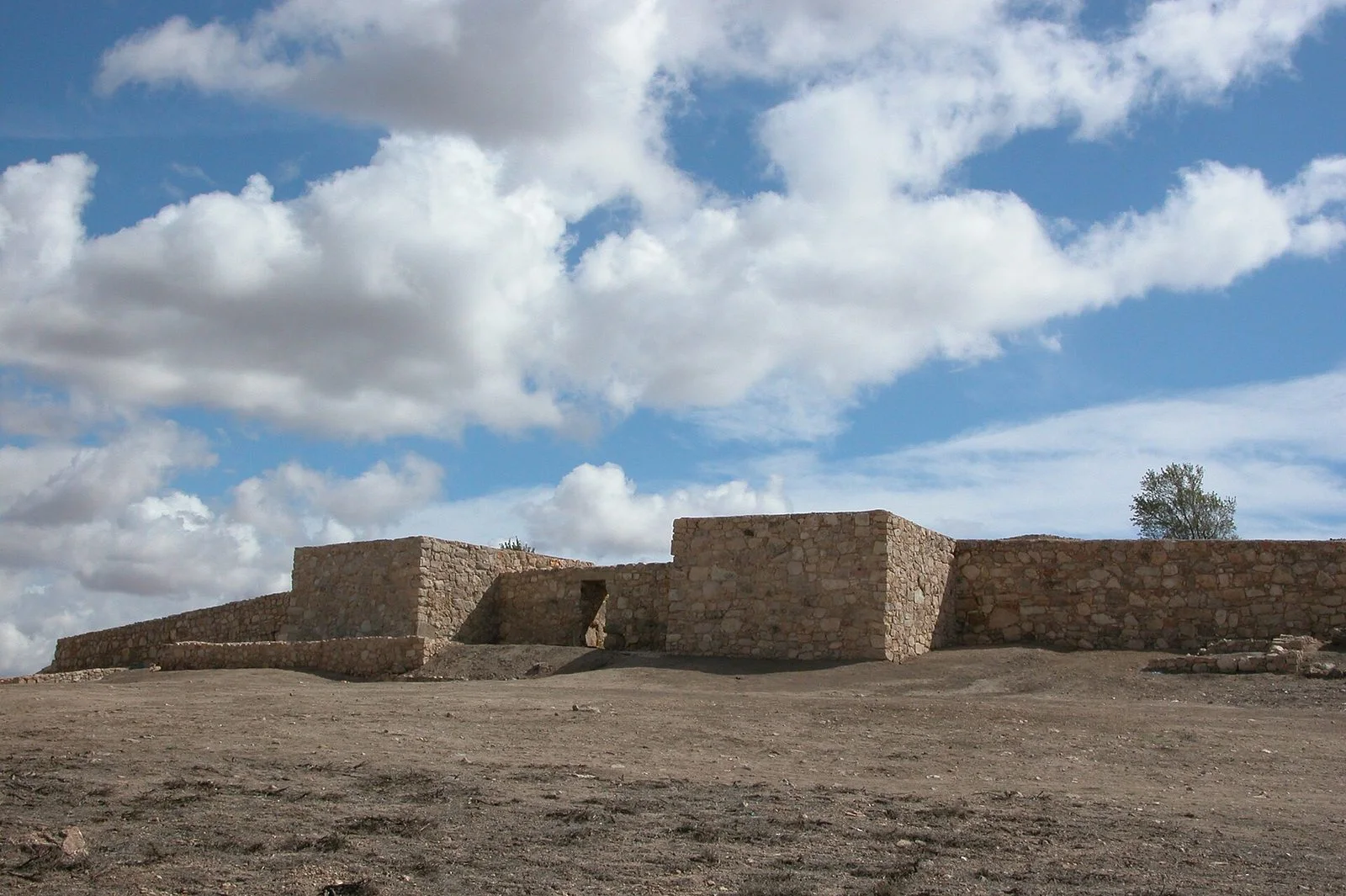 Puerta Norte de Libisosa, distinta del acceso oriental investigado en 2023