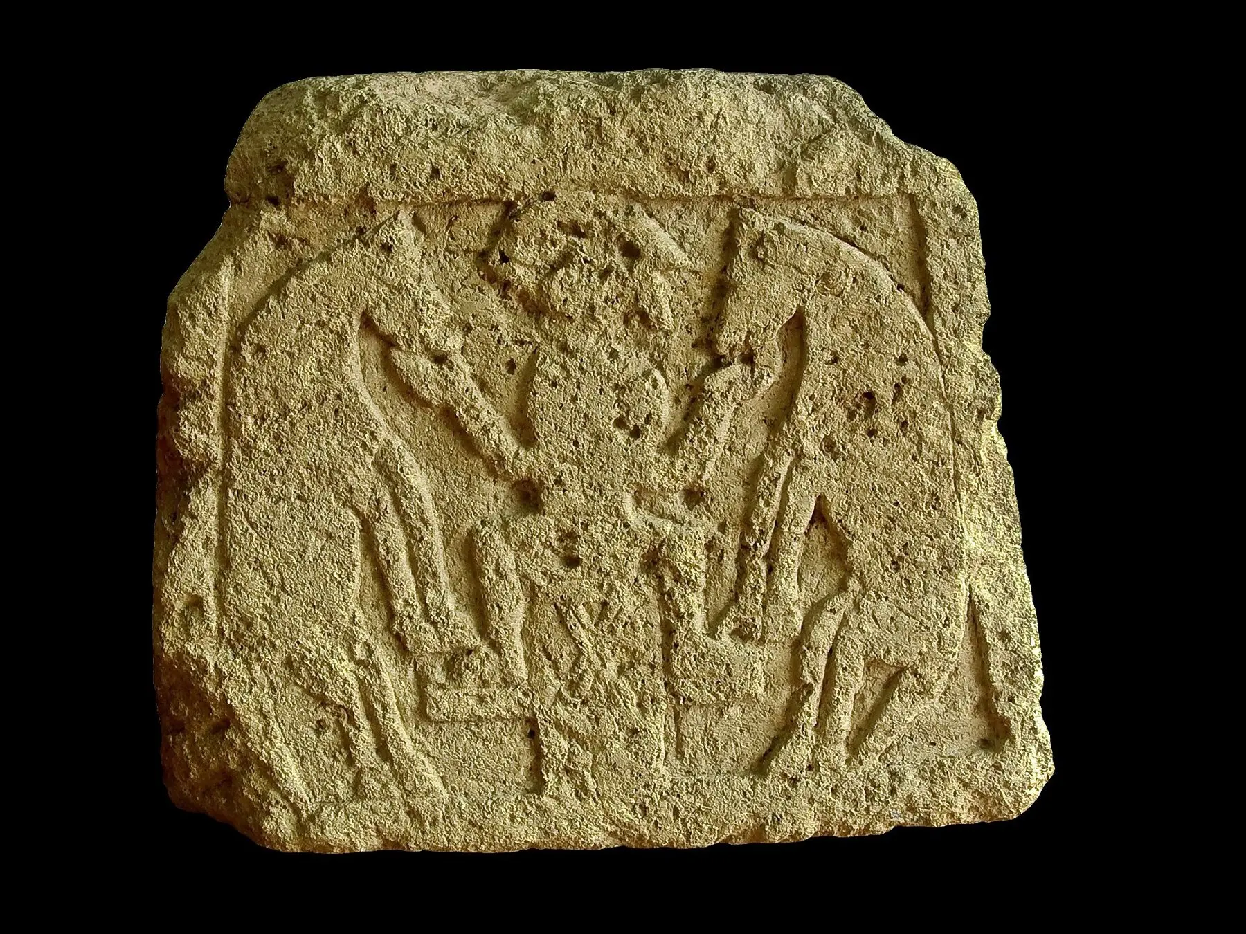"El domador de caballos", grabado íbero que podría representar a una divinidad o a un héroe arcaico. Fuente: Museo de Almería