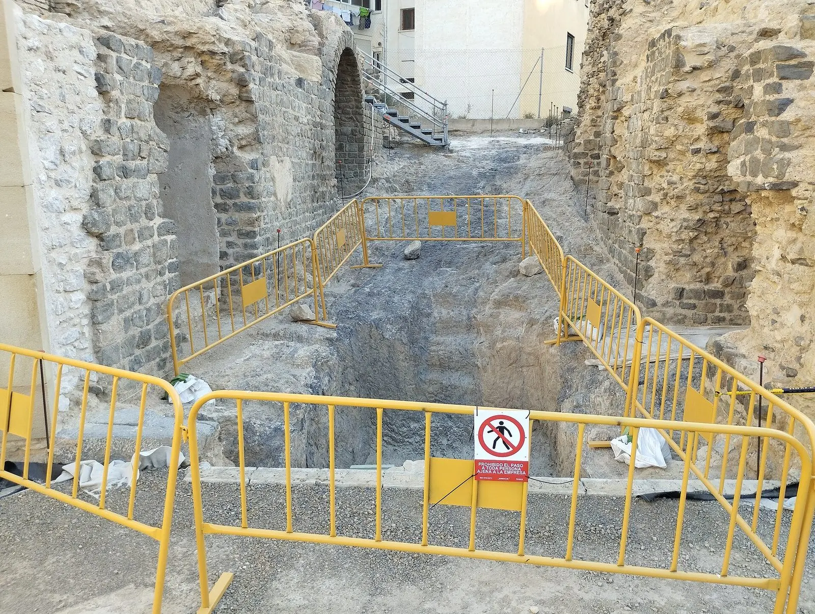 Sector identificado como fossa bestiaria del anfiteatro de Cartagena, fotografiado en julio de 2024