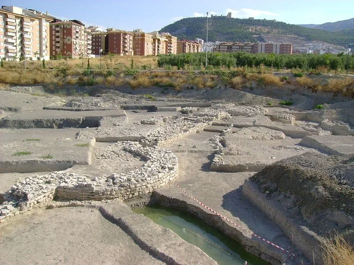 Bastión de la muralla de Marroquíes Bajos, Jaén. Tomada del BLOG: "Bafomet. Miradas desde el Callejón de la Mona" / Terrantiqvae.com